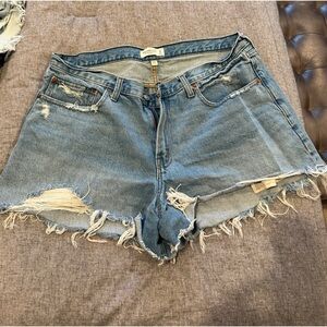 Abercrombie & Fitch curve  boyfriend mid rise cutoff shorts - size 33/16